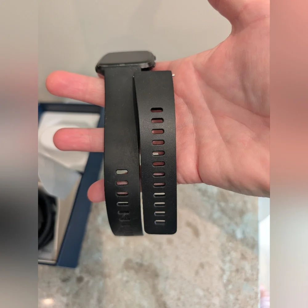 Fitbit Versa FB504 Smartwatch - Black - Small & Large Wristbands - Pre-owned